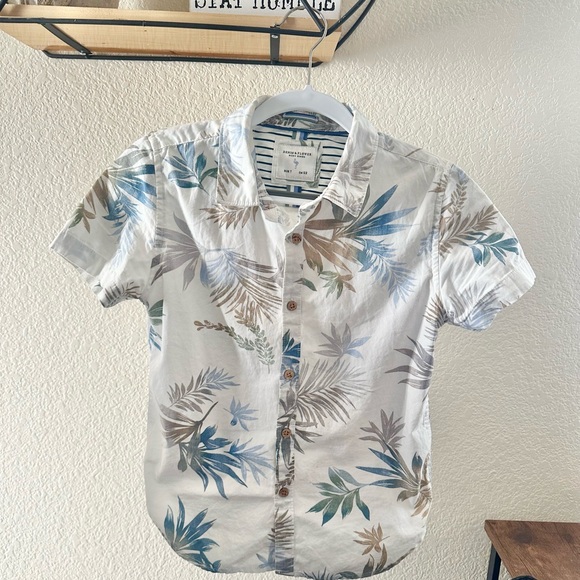 Boys’ Button-Down Tops Bundle - Picture 5 of 8